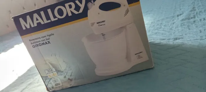 Vendo Batedeira MaLLory com tigela 3,4L 220V