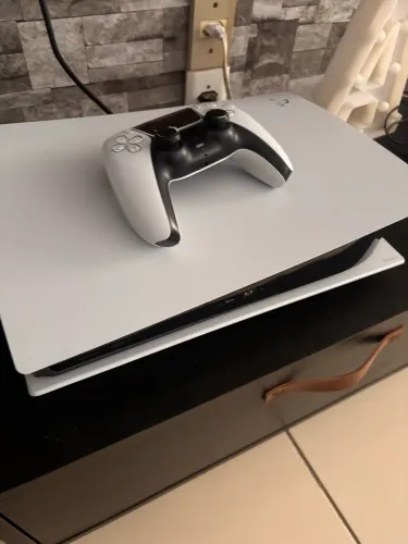 PlayStation 5 com leitor