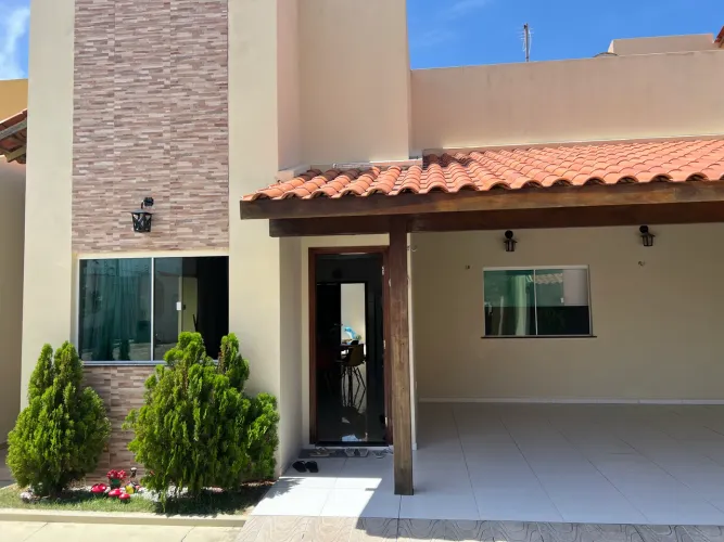 Casa em condomínio 