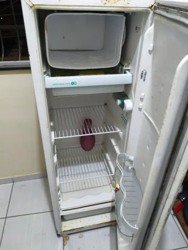 Geladeira 239L
