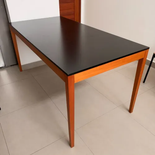 Mesa TokStok 160cm x 80cm - seminova 