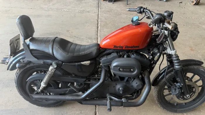 Harley 883