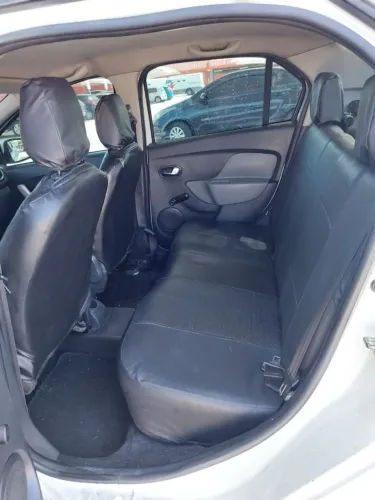 Renault Logan Expression Hi-flex 1.6 8V 4P 2015