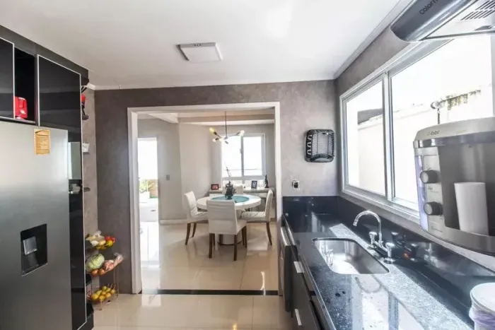 Casa para Locação em Santana de Parnaíba, Tamboré, 4 dormitórios, 1 suíte, 3 banheiros, 2 