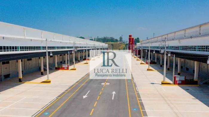 Imóvel com Renda - Galpão à Venda com 2208 m² em Condomínio | - Itaqui em Itapevi/SP