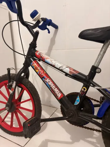 Vende-se Bicicleta Homem Aranha