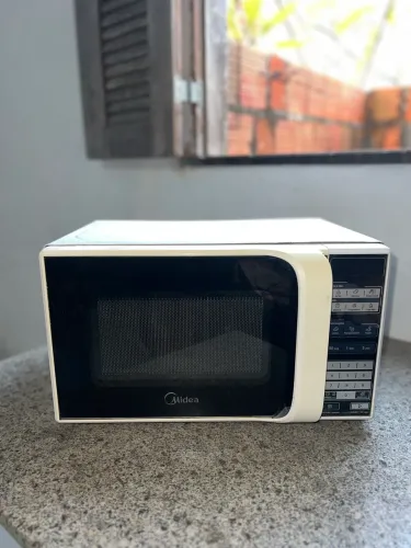 Microondas-Midea 20L