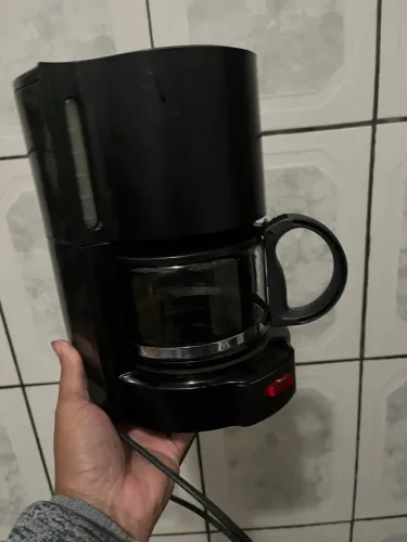 Vendo cafeteria funcionando tudo perfeitamente 45,00