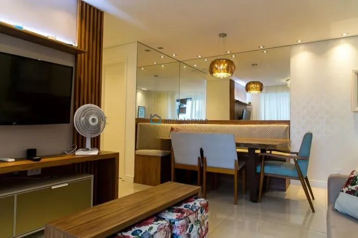 Apartamento à venda/ 400 metros do Metrô Praça Da Árvore/ 2 dormitórios/ 1 suíte/ 1 vaga