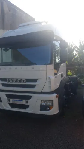 Iveco Stralis 380 4x2 ano 2010 branco