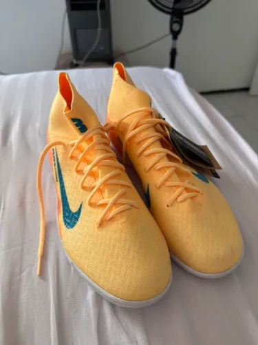 Chuteira futsal