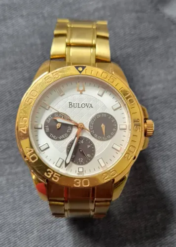 relógio bulova dourado (original)