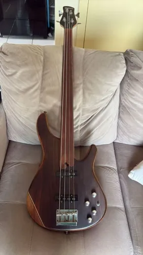 Baixo tagima millenium 4 cordas fretless