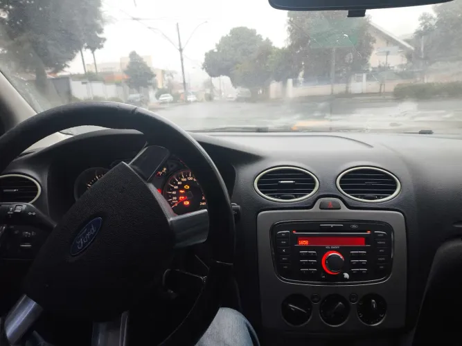 Ford Focus Sedan 2.0 16v/2.0 16V Flex 4P 2010