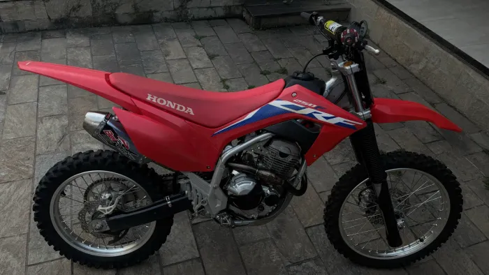 CRF250F MOTO NOVA, ÚNICO DONO, POUCO RODADA