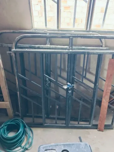 Vendo 2 janelas de Metalon