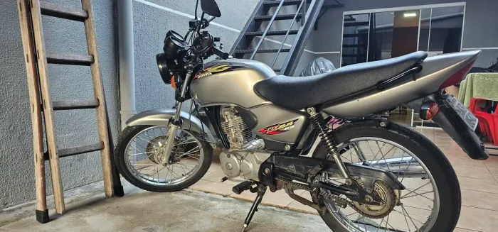 Vendo Moto CG Titan ks