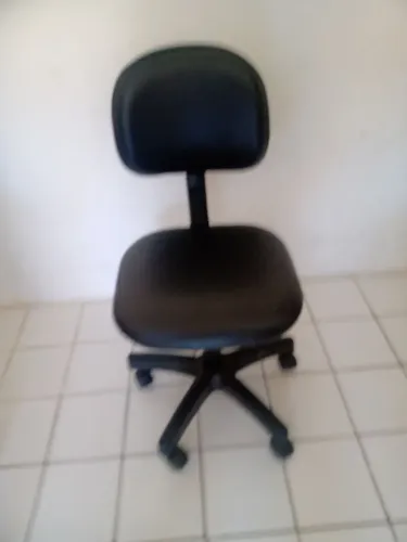 Cadeira de rodinhas escritório