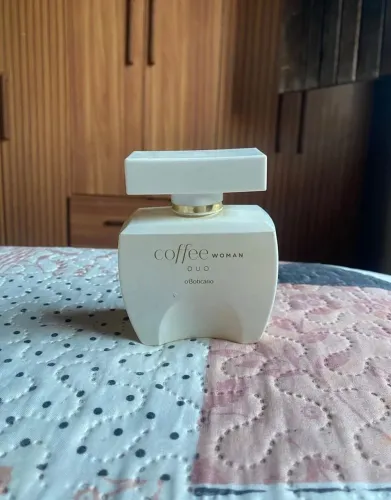 Perfume coffee woman duo pela metade