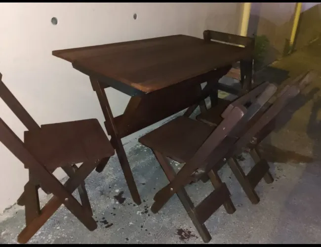 MESA DE MADEIRA