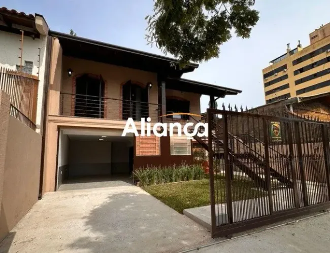 Casa de 3 Dormitórios para Alugar no bairro Vila Bom Princípio em Cachoeirinha.