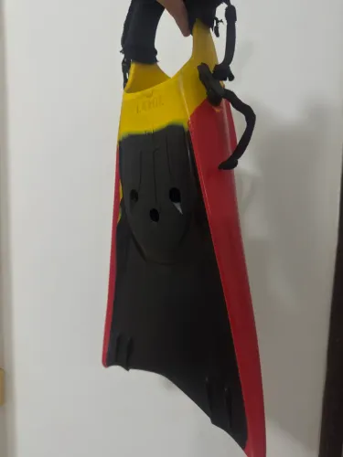 Pé de pato triton kpaloa