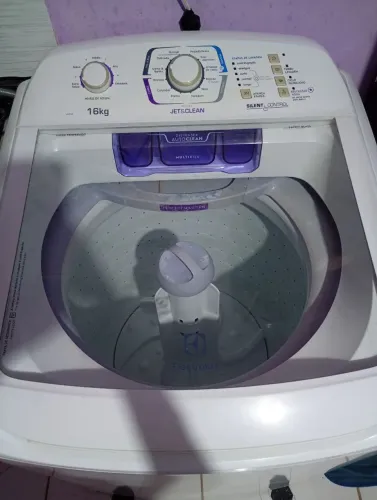 Máquina de lavar faz tudo