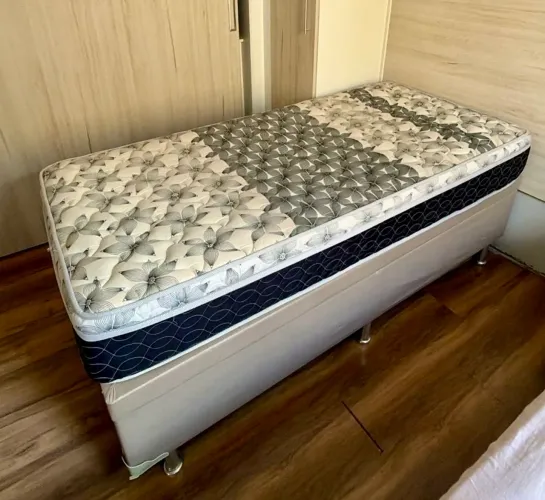 Cama box baú solteiro