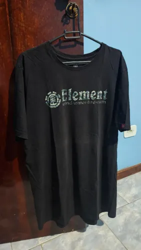 Camiseta preta Element