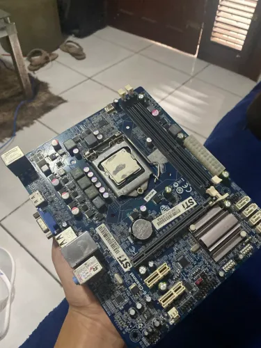 Placa mãe semi nova funcionando perfeitamente (com processador)