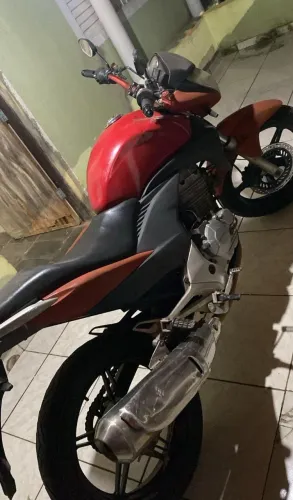 Vendo CB 300 Ano 2011 em dias