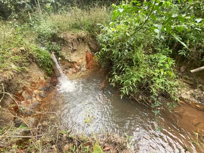 Terreno em Santa Terezinha com agua no fundo