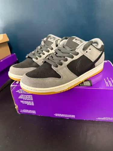 Nike Dunk SB Low Dark Smoke Grey novo nunca usado tam 42
