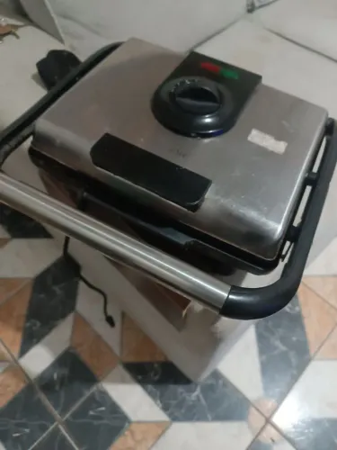 Sanduícheira em perfeito mistéira