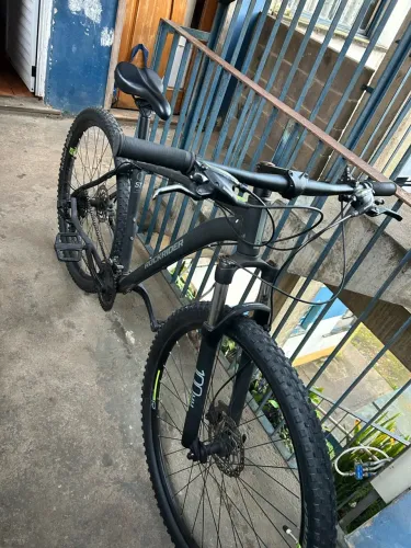 Aro 29, freio hidráulico, tudo shimano