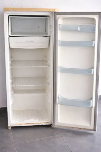 Geladeira Electrolux funcionando perfeitamente.