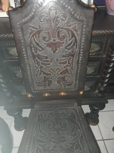 Vendo Móveis do Século XIX Estilo Manuelino