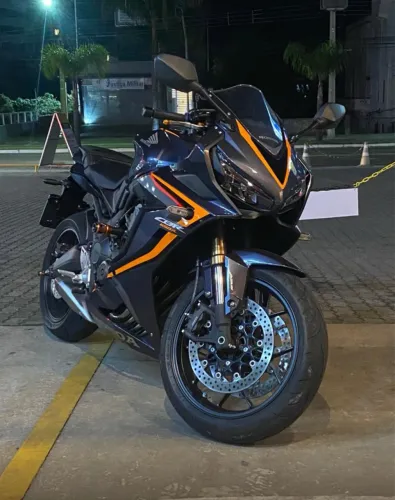 CBR 650 R - Diferenciada