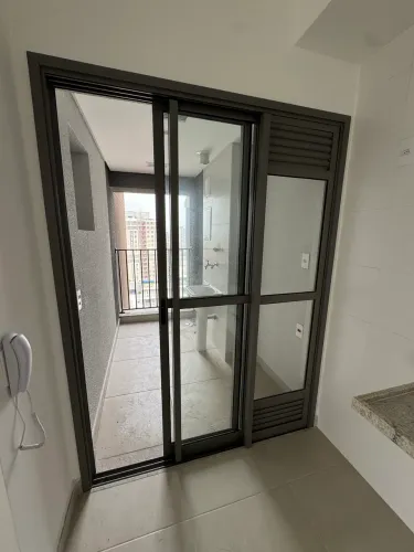 Porta balcão de alumínio com vidro- 3 folha 1,65m x 2,17m