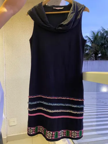 Vestido desigual importado, impecável, preto,leve e confortável