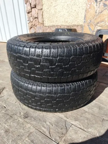 Vendo pneus 245/70/16 Pirelli