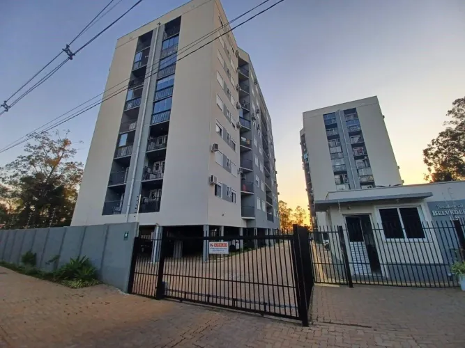Apartamento de 2 dormitórios, todo mobiliado para locação, em condomínio com piscina e pla
