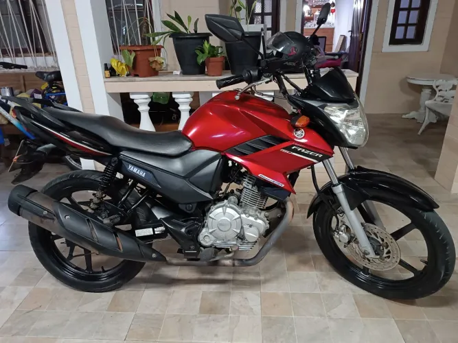 Fazer 150 Flex 2014 Motor Novo ótimo estado.