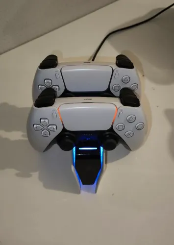 2 controles de ps5 + base de carregar