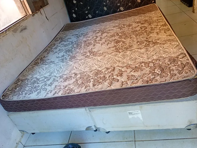 Cama Queen 500$ entrego