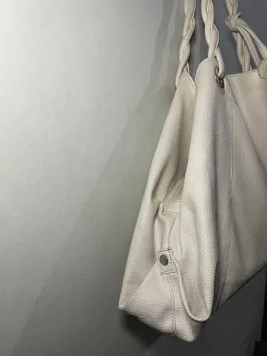 Bolsa sacola de imitação de couro branca
