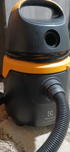 Aspirador de pó Electrolux 110Vts grande/potente + 2 sacos de brinde. Tudo funcionando.