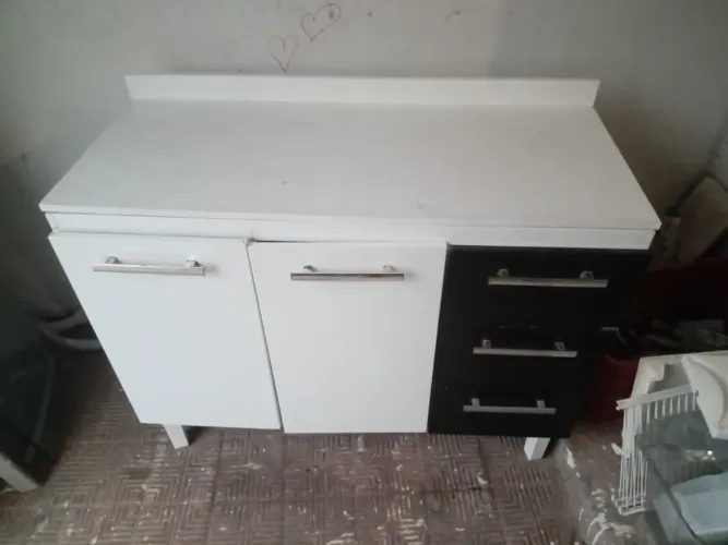 VENDO UM BALCAO DE COZINHA DE FERRO