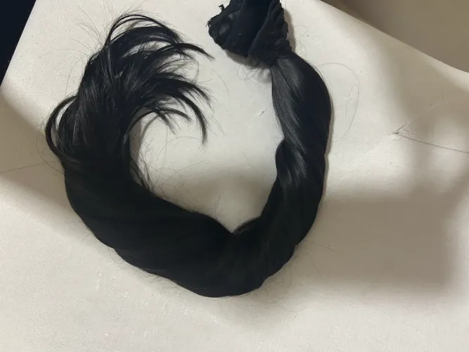 Cabelo 100 % brasileiro preto 193 gramas 64 cm 