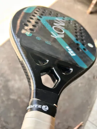RAQUETE DE BEACH TENNIS KONA K-DOZE 12K CARBON - EXCELENTE ESTADO!